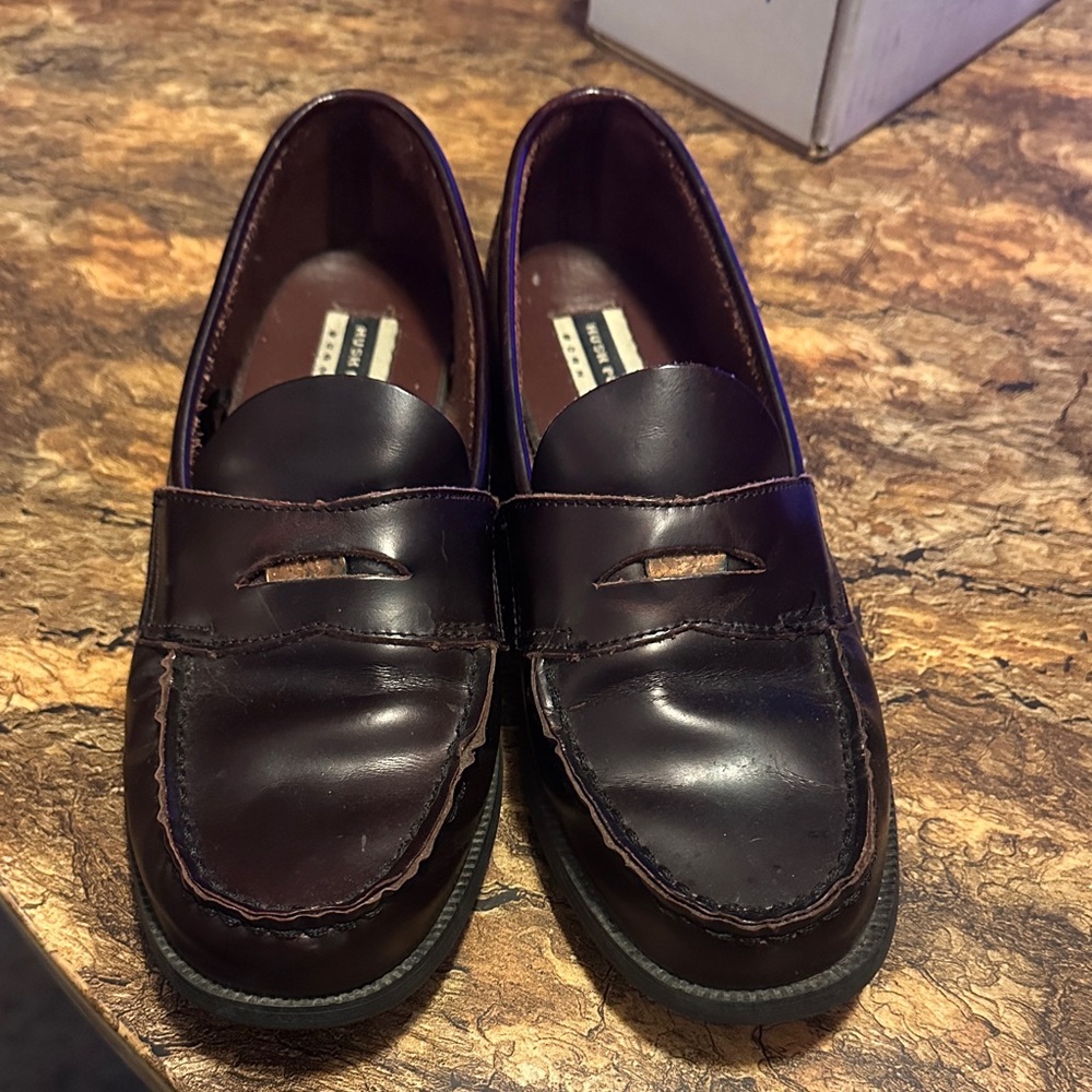 Hush Puppies Dark Brown Leather Loafers, size 5 men. 7 women
